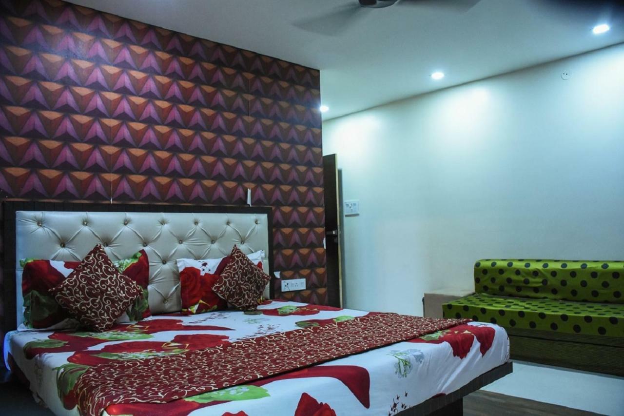 Hotel Dilip Ιντόρ Εξωτερικό φωτογραφία