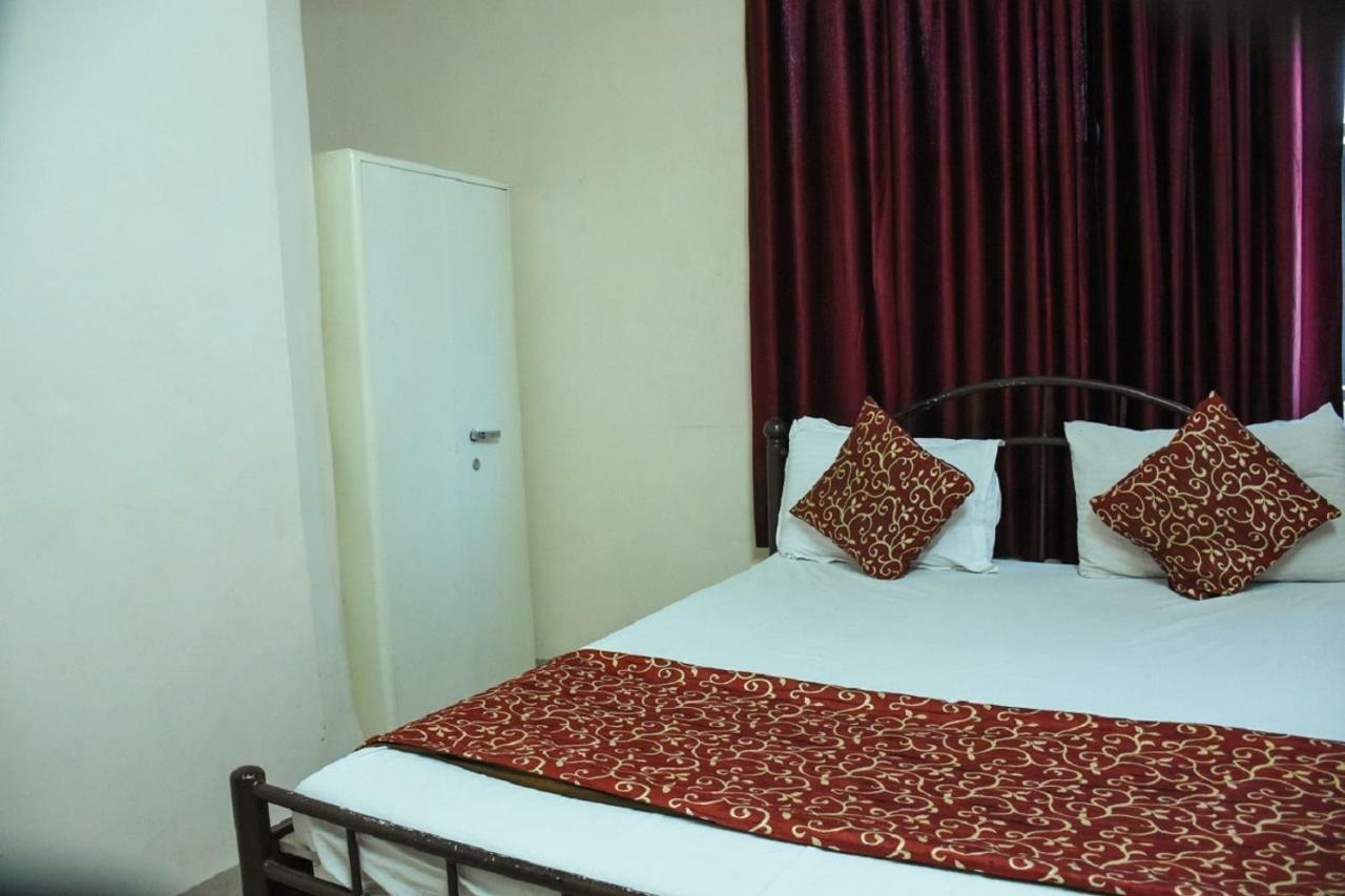 Hotel Dilip Ιντόρ Εξωτερικό φωτογραφία