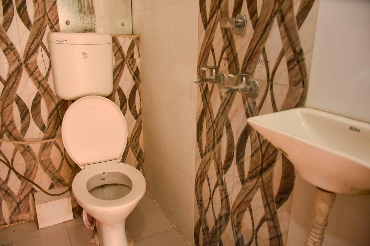 Hotel Dilip Ιντόρ Εξωτερικό φωτογραφία